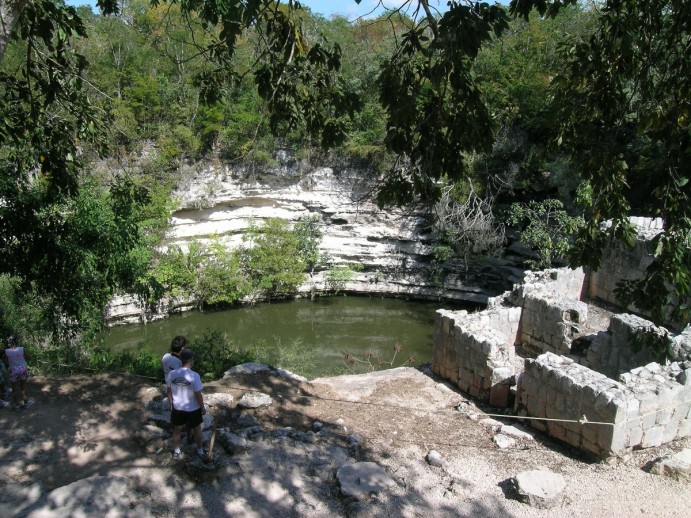 Cenote-sacrifices-Xtoloc-Chichen-Itza